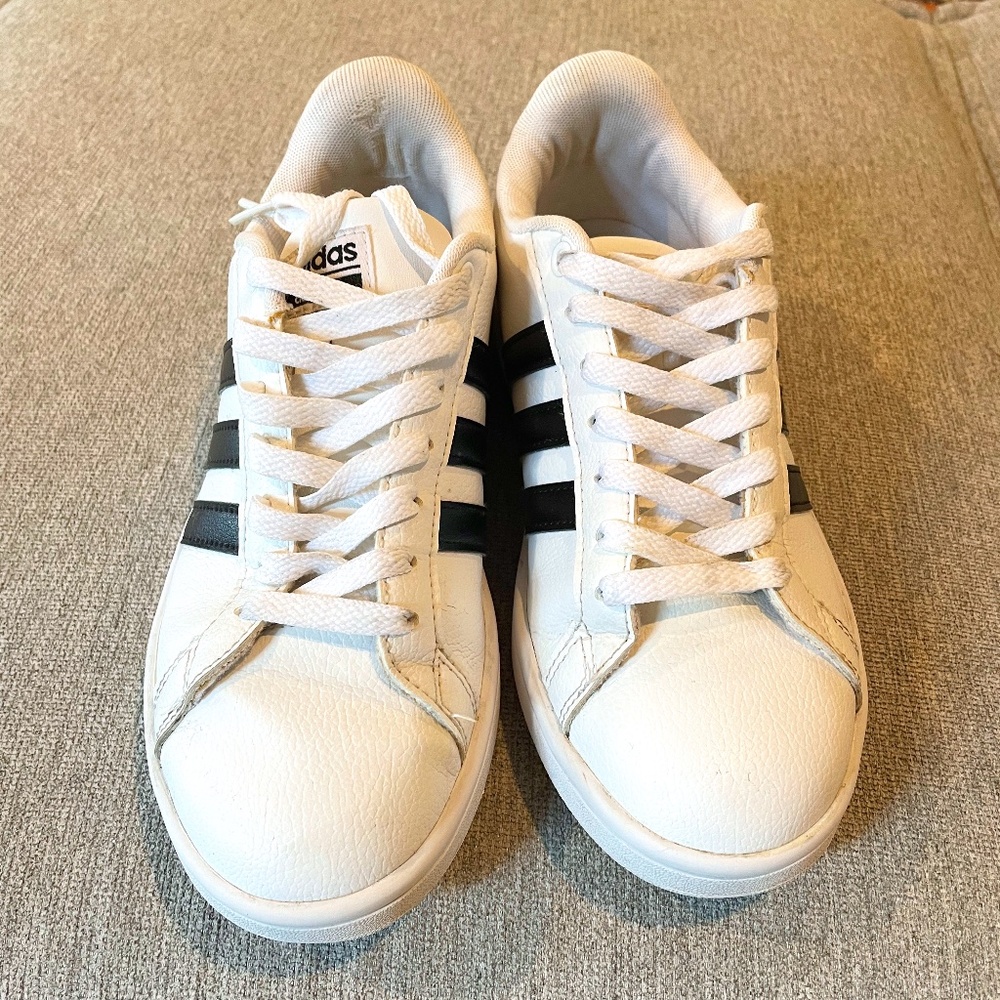 Adidas Size 6 Women's Grand Court Sneaker